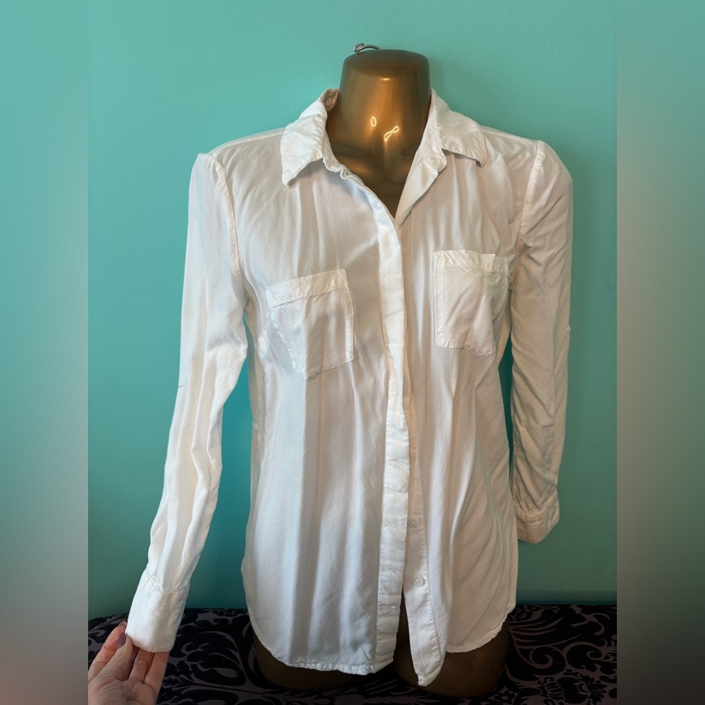 Beachlunchlounge Cream Button-Up Blouse